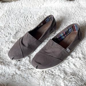 TOMS Classic Canvas Alpargata Slip-on